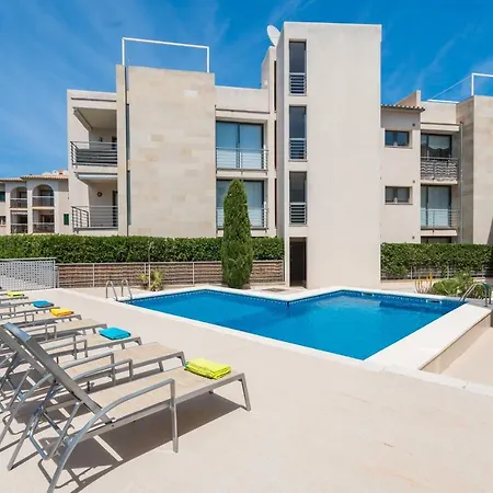 Residencial Llenaire Apartment *