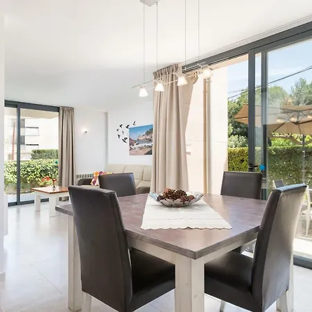 Residencial Llenaire Apartment