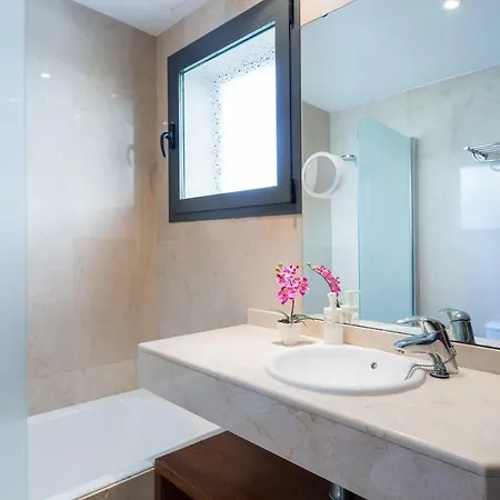 Residencial Llenaire Apartament